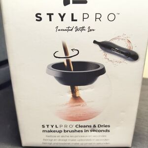 Makeup Brush Cleaner and Dryer - Black